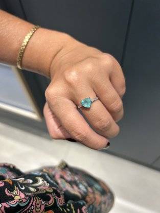 Anel Coração Lanzara em Ouro Branco com Esmeralda e Diamantes