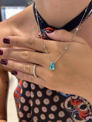 Colar Lanzara em Ouro Branco com Esmeralda e Diamantes