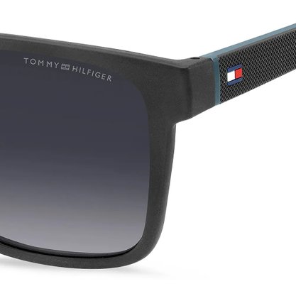OCULOS TOMMY HILFIGER MASCU PRETO COM DETALHE AZUL