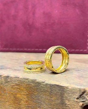Alianças trabalhada com 84 diamante no aro feminino 8 mm em ouro amarelo